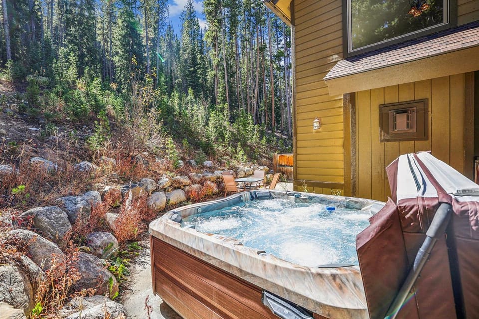 High Point Lodge, Private Home, Cozy Patio Area and Hot Tub! House in Breckenridge