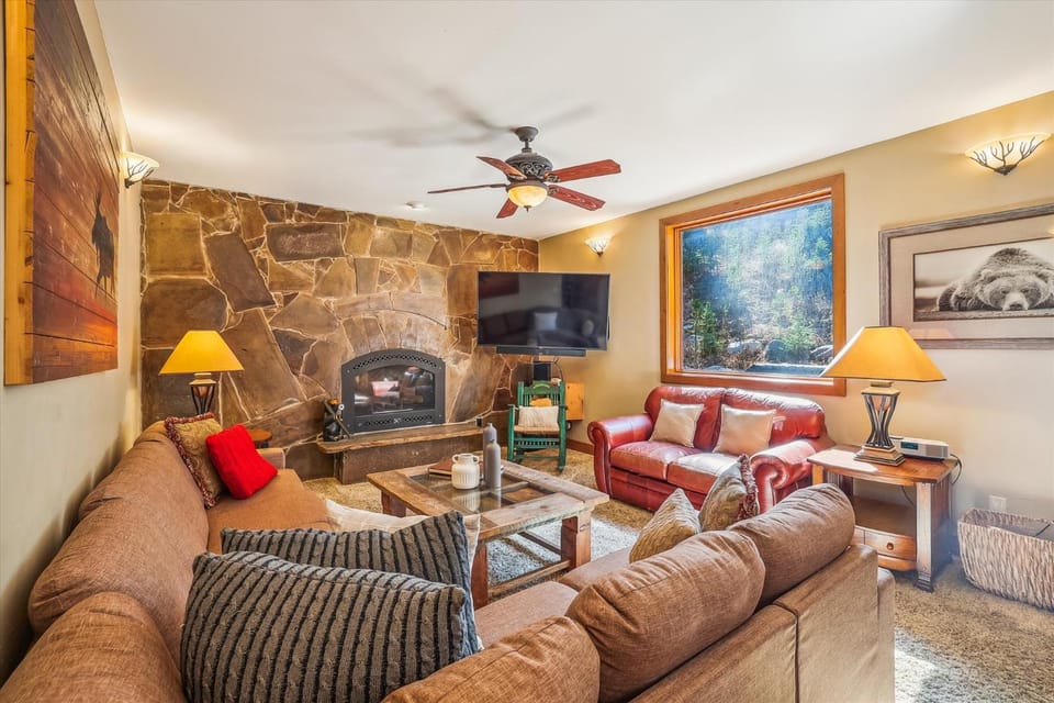 High Point Lodge, Private Home, Cozy Patio Area and Hot Tub! House in Breckenridge