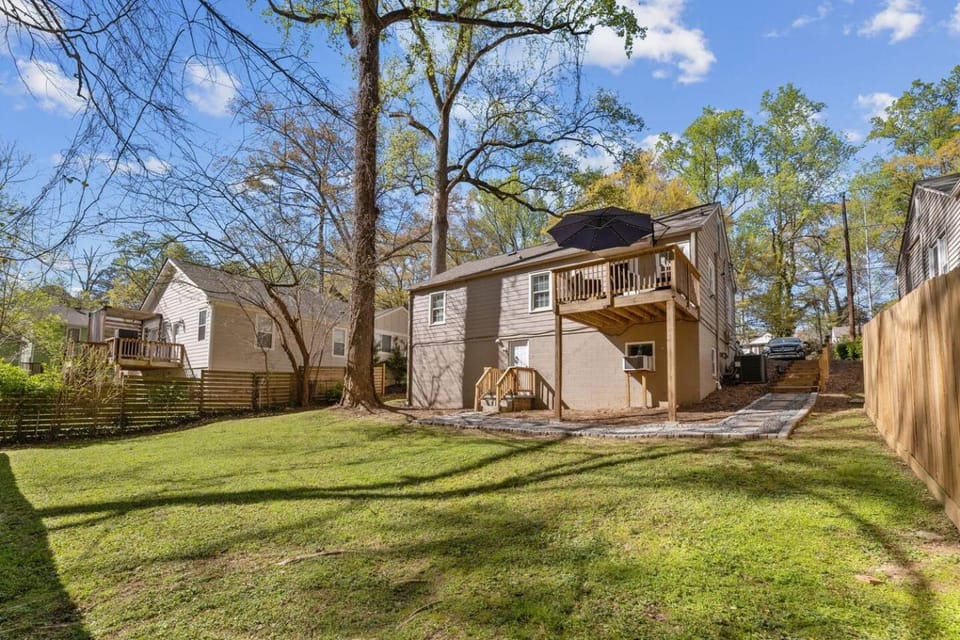 2 Kitchens & 2 Living Rooms Near Mercedes Benz Stadium, Perfect for World Cup! House in Atlanta