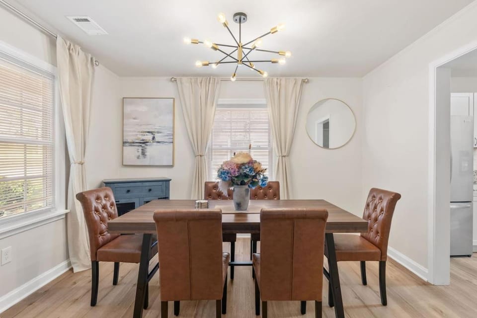 2 Kitchens & 2 Living Rooms Near Mercedes Benz Stadium, Perfect for World Cup! House in Atlanta