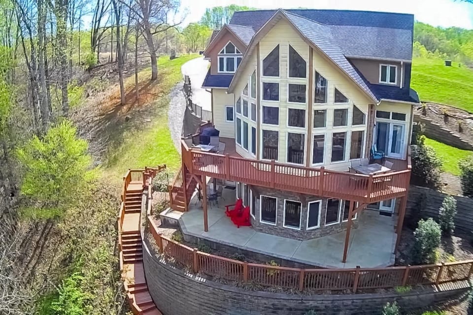 Property building, Spring, Day, Garden