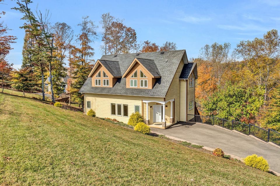 Property building, Spring, Day, Garden