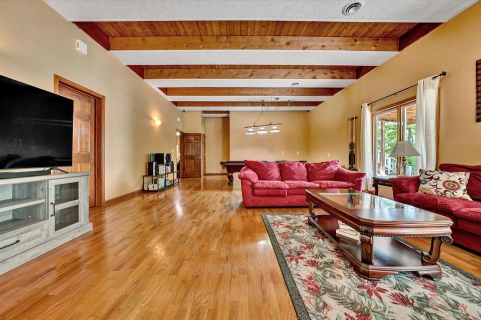 TV and multimedia, Living room, Seating area