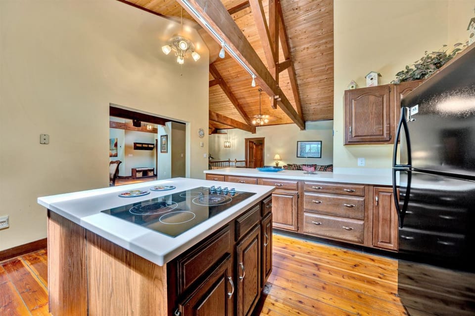 Kitchen or kitchenette, dishwasher, stove, kitchen