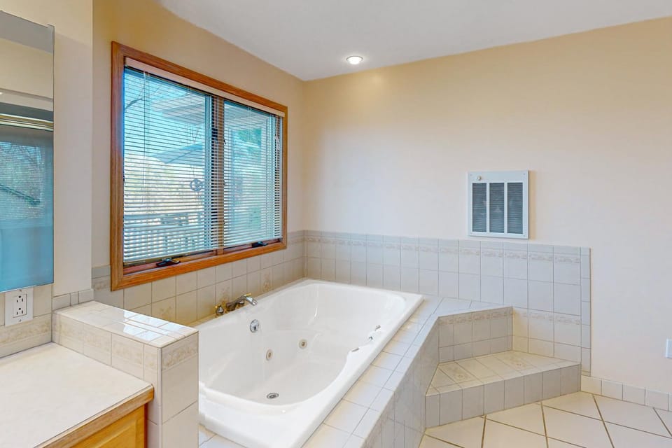 Bathroom, Bath