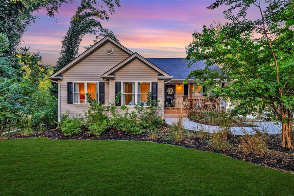 Property building, Day, Garden
