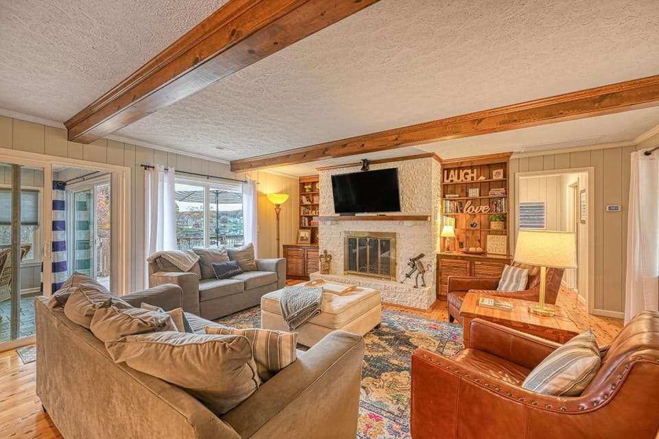 TV and multimedia, Living room, Seating area