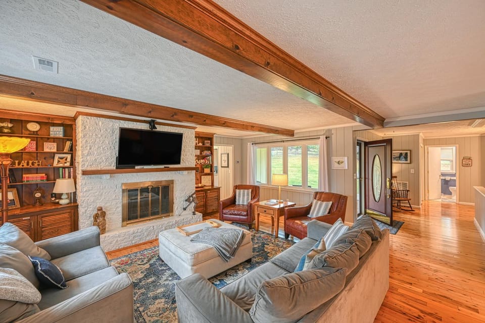 TV and multimedia, Living room, Seating area