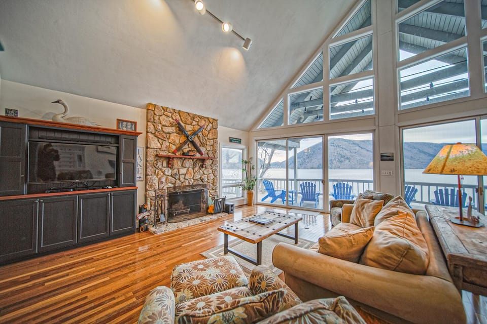 TV and multimedia, Living room, Seating area