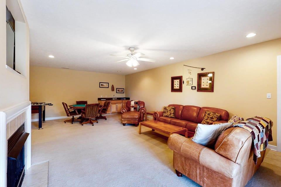 TV and multimedia, Living room, Seating area