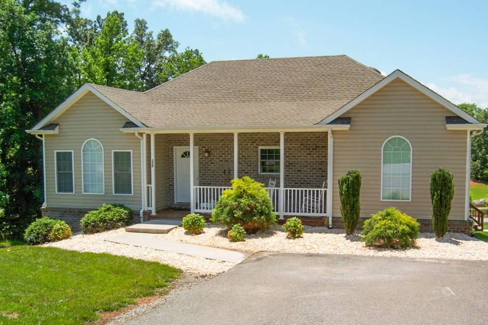 Property building, Spring, Day, Garden