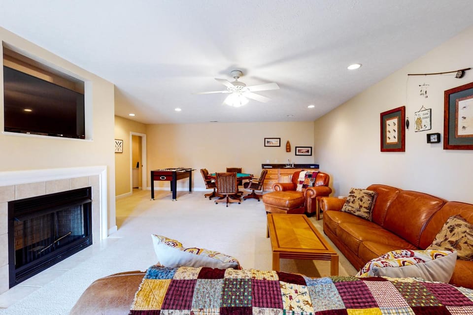 TV and multimedia, Living room, Seating area