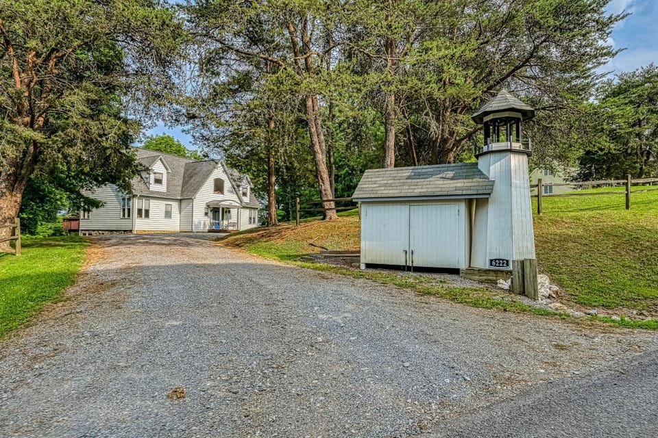Property building, Day, Natural landscape, Garden