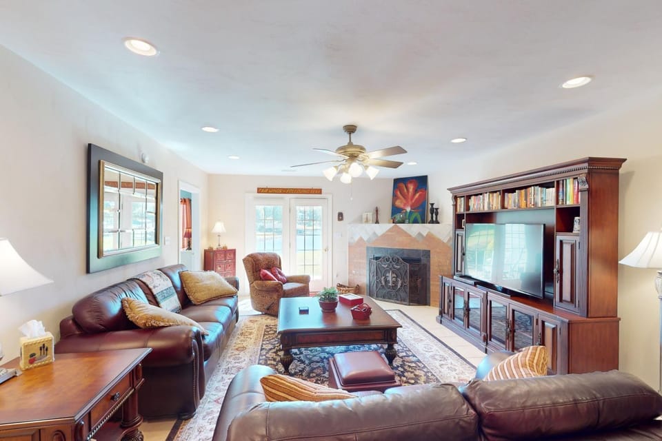 TV and multimedia, Living room, Seating area