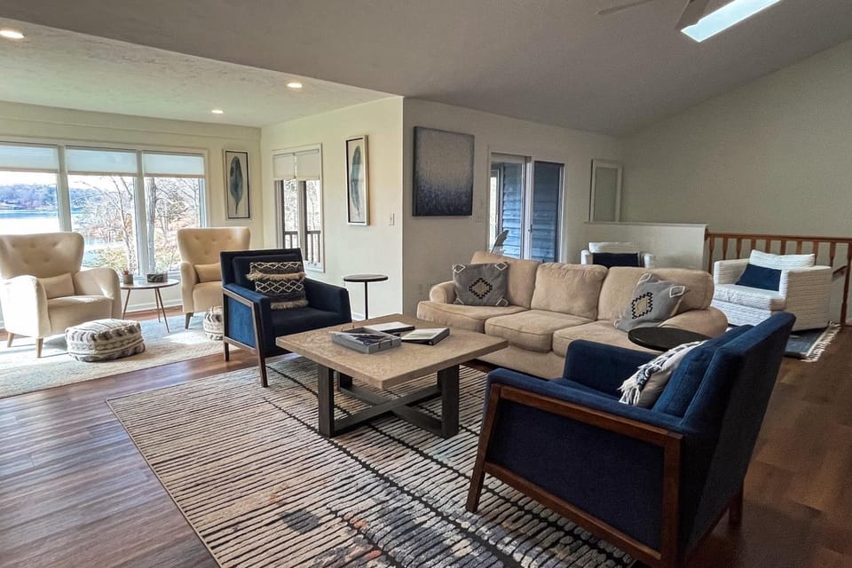 TV and multimedia, Living room, Seating area