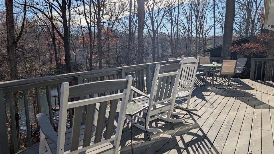 Spring, Day, View (from property/room), Balcony/Terrace, Dining area
