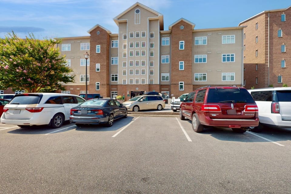 Property building, Day, Parking