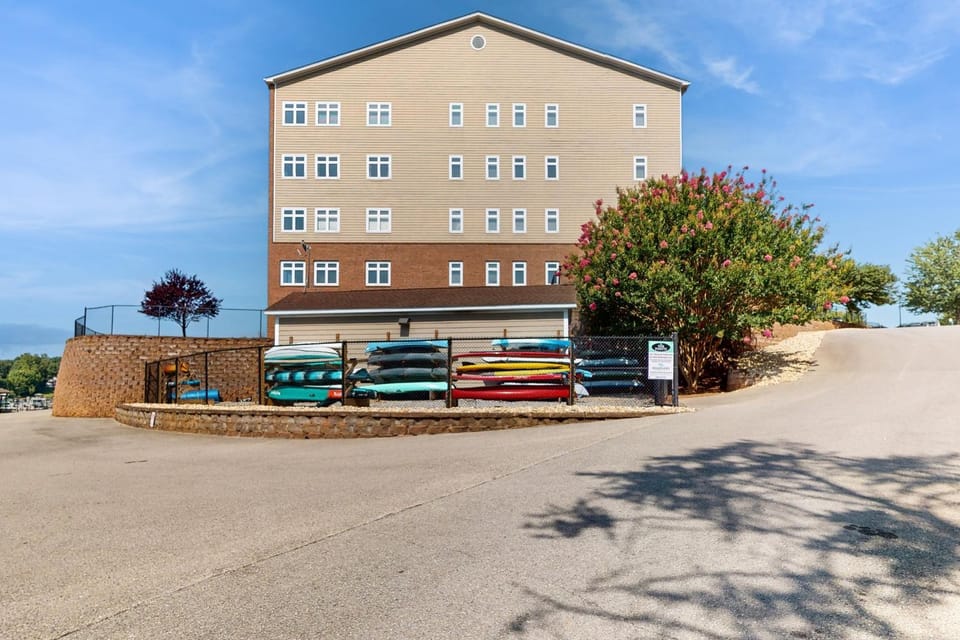 Property building, Day