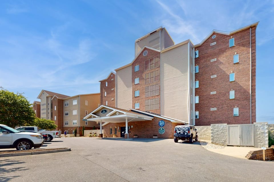 Property building, Day, Parking