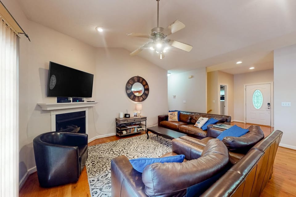 TV and multimedia, Living room, Seating area
