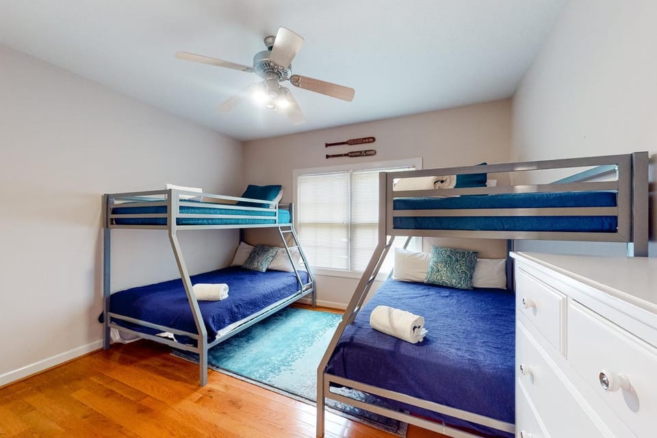 Bed, Bedroom, bunk bed