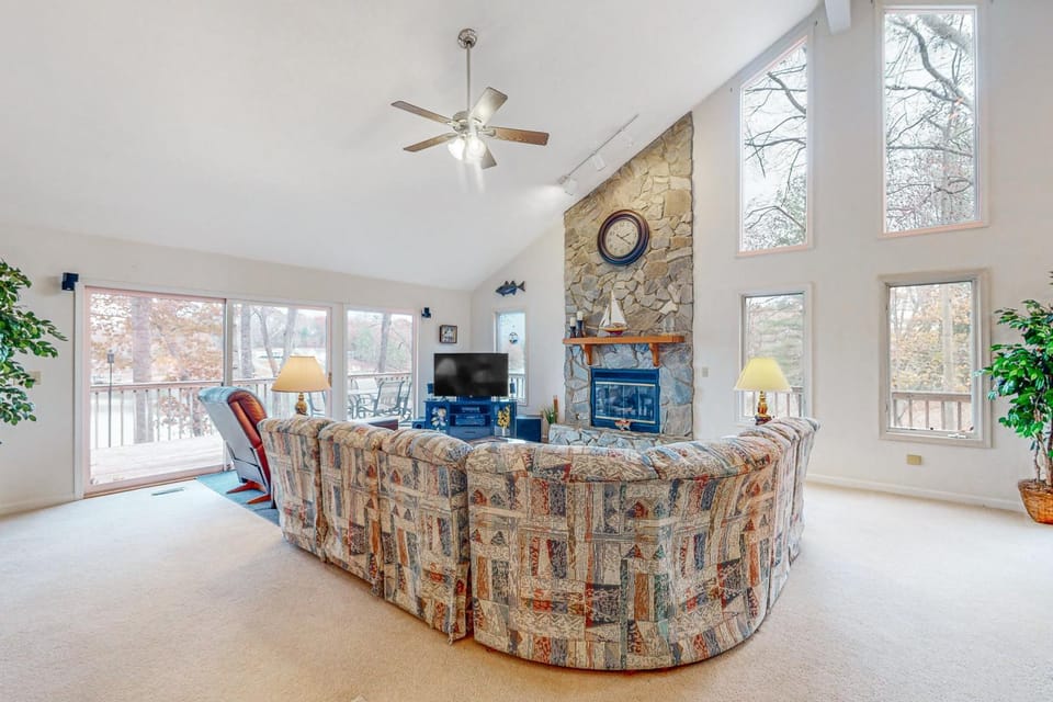 TV and multimedia, Living room, Seating area