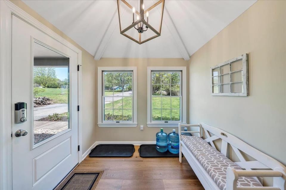 Facade/entrance, Seating area