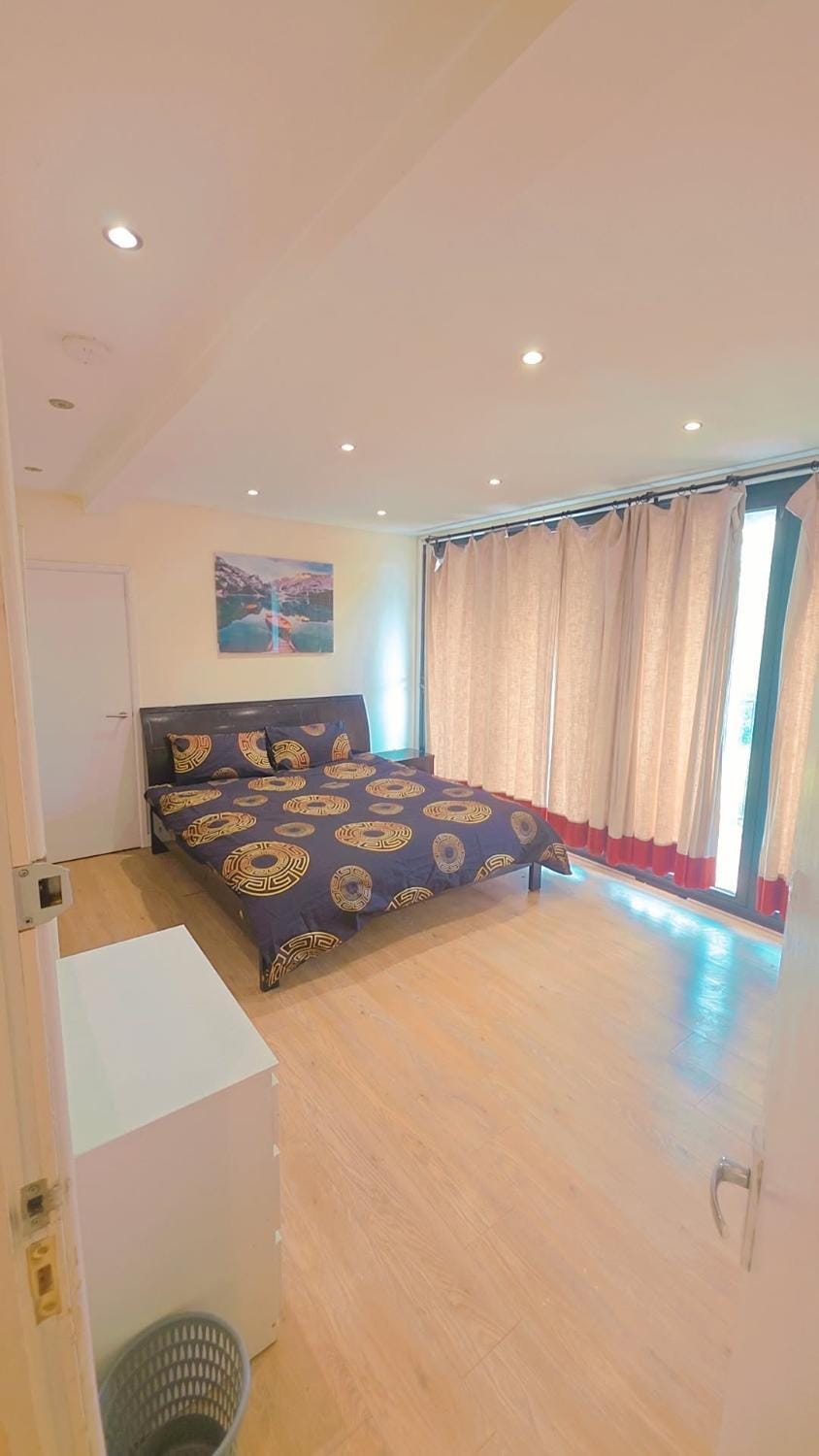 studio with ensuite Vacation rental in London Borough of Hounslow