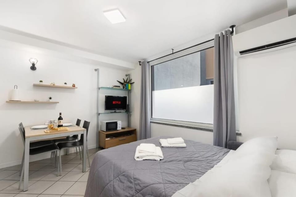 Modern Retreat Corso Buenos Aires MI WiFi and AC Apartment in Milan