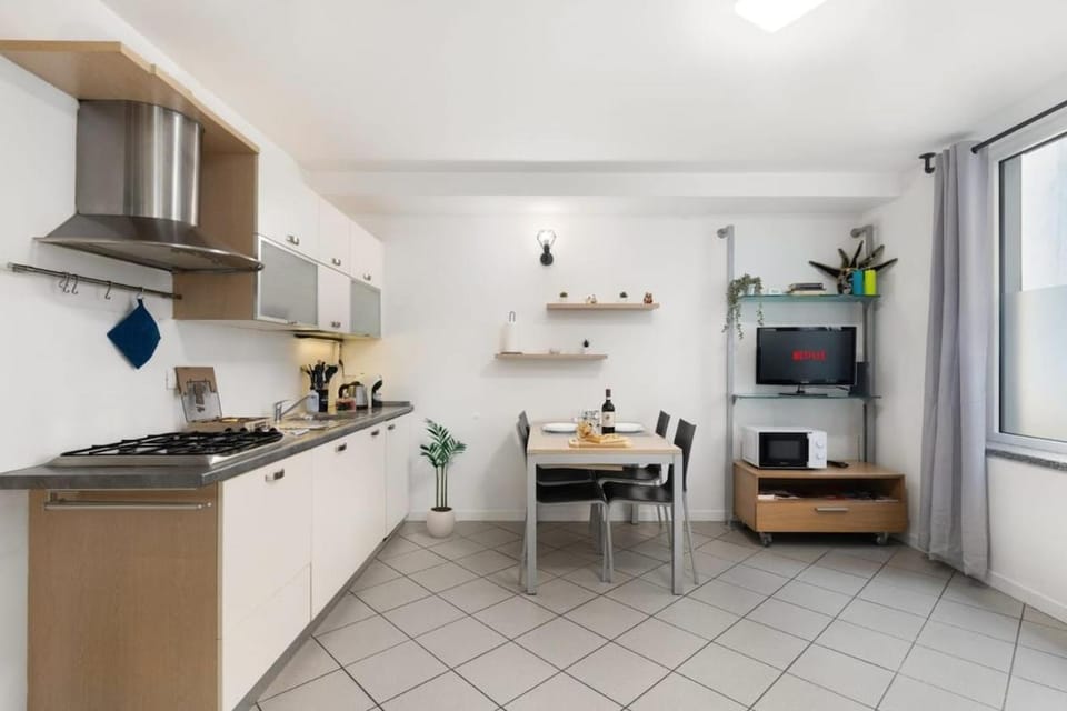 Modern Retreat Corso Buenos Aires MI WiFi and AC Apartment in Milan