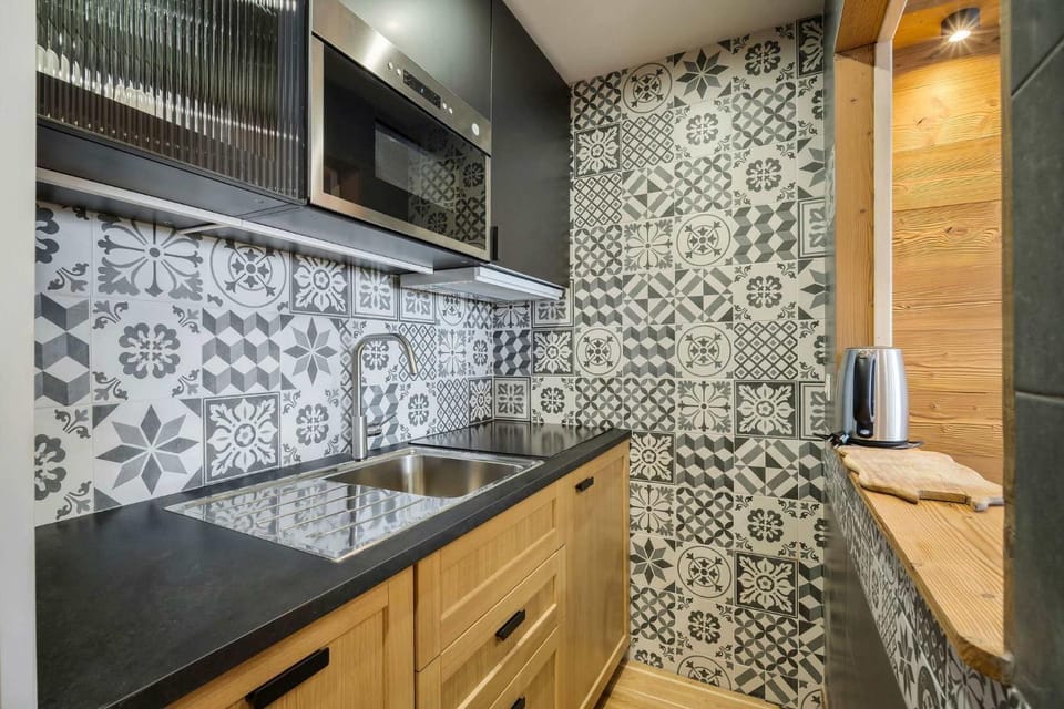 Cozy Renovated with Panoramic Mountain View Apartment in Les Allues