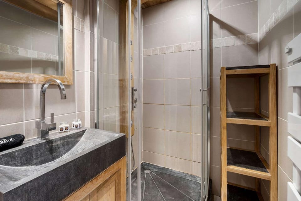 Mountain View Ski In Out Apartment Apartment in Les Allues