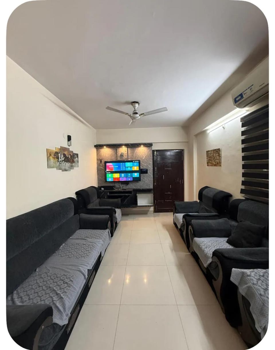 Ultra Luxury, couple friendly, 2 bhk, privacy flat Apartment in Hyderabad