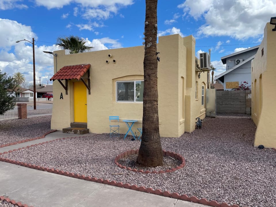 Private stand alone cotage A House in Estrella Village