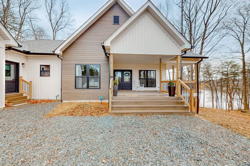 Property building, Spring, Day