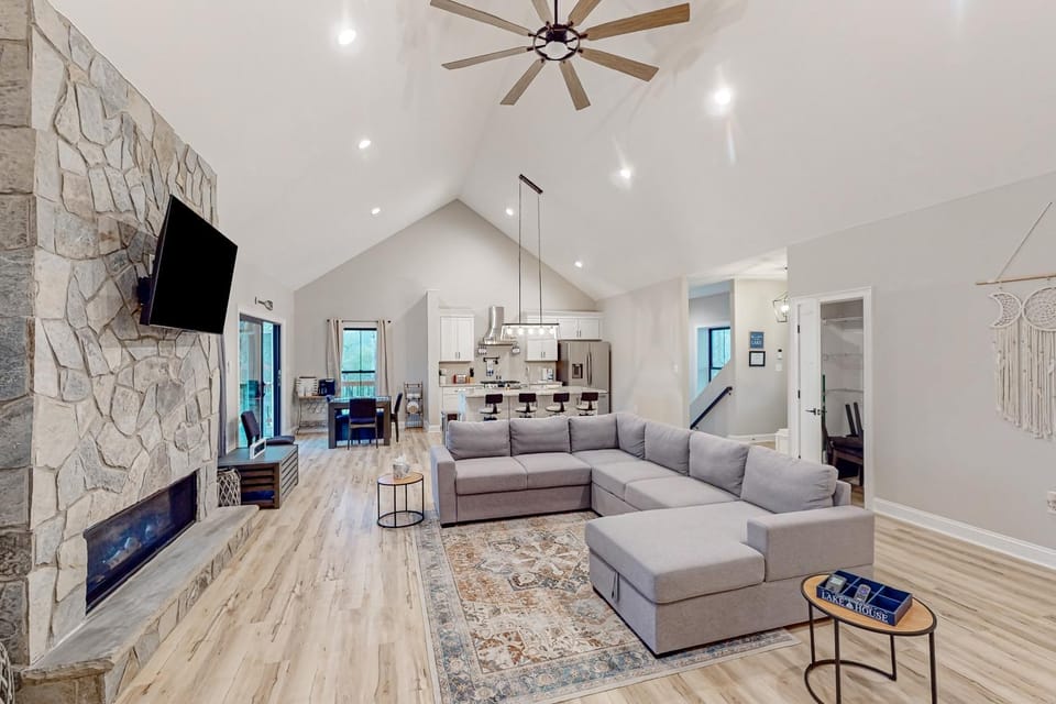 TV and multimedia, Living room, Seating area