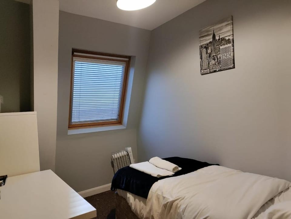 Cosy Penthouse Flat With City Views In Salford Apartment in Salford