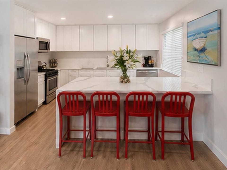 Modern 2 Bedroom Townhome in Palos Verdes Apartment in Torrance
