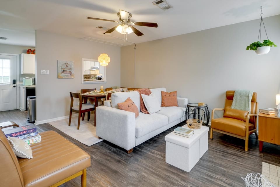 Walk to Park w/ Pond, Trails & More! Sherwood Unit House in Arkansas
