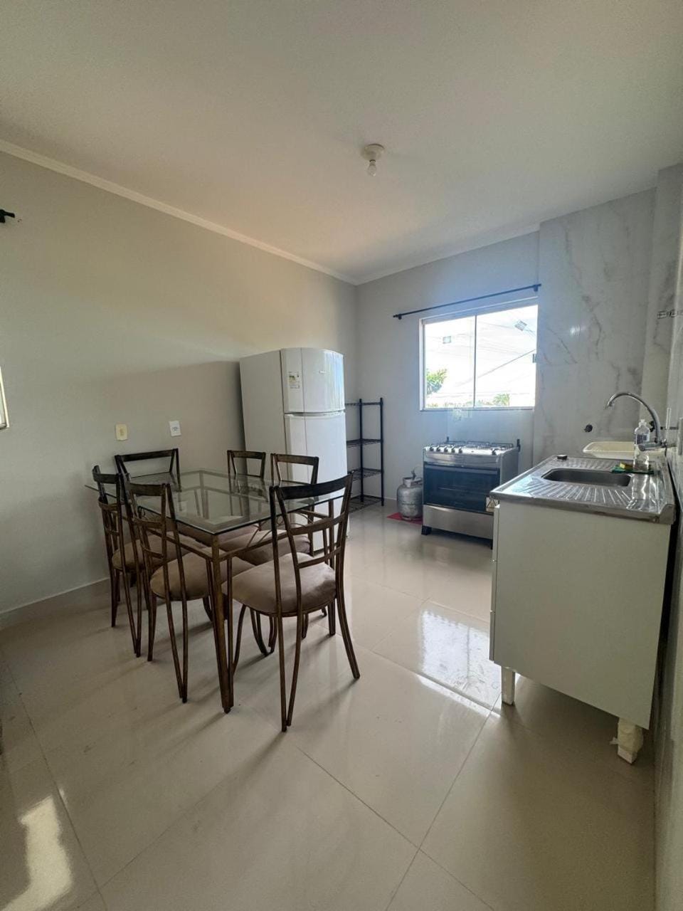 Dining area, Communal kitchen, pet friendly