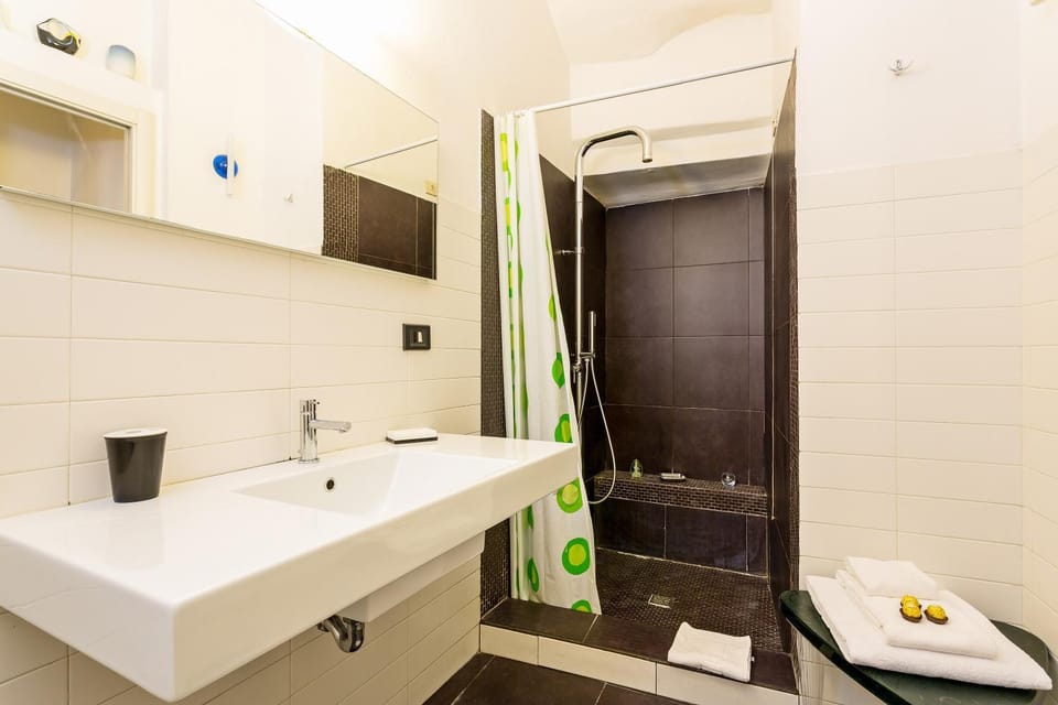 Bathroom, Photo of the whole room