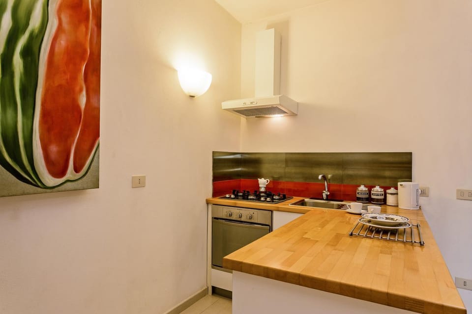 Kitchen or kitchenette, Photo of the whole room, Decorative detail