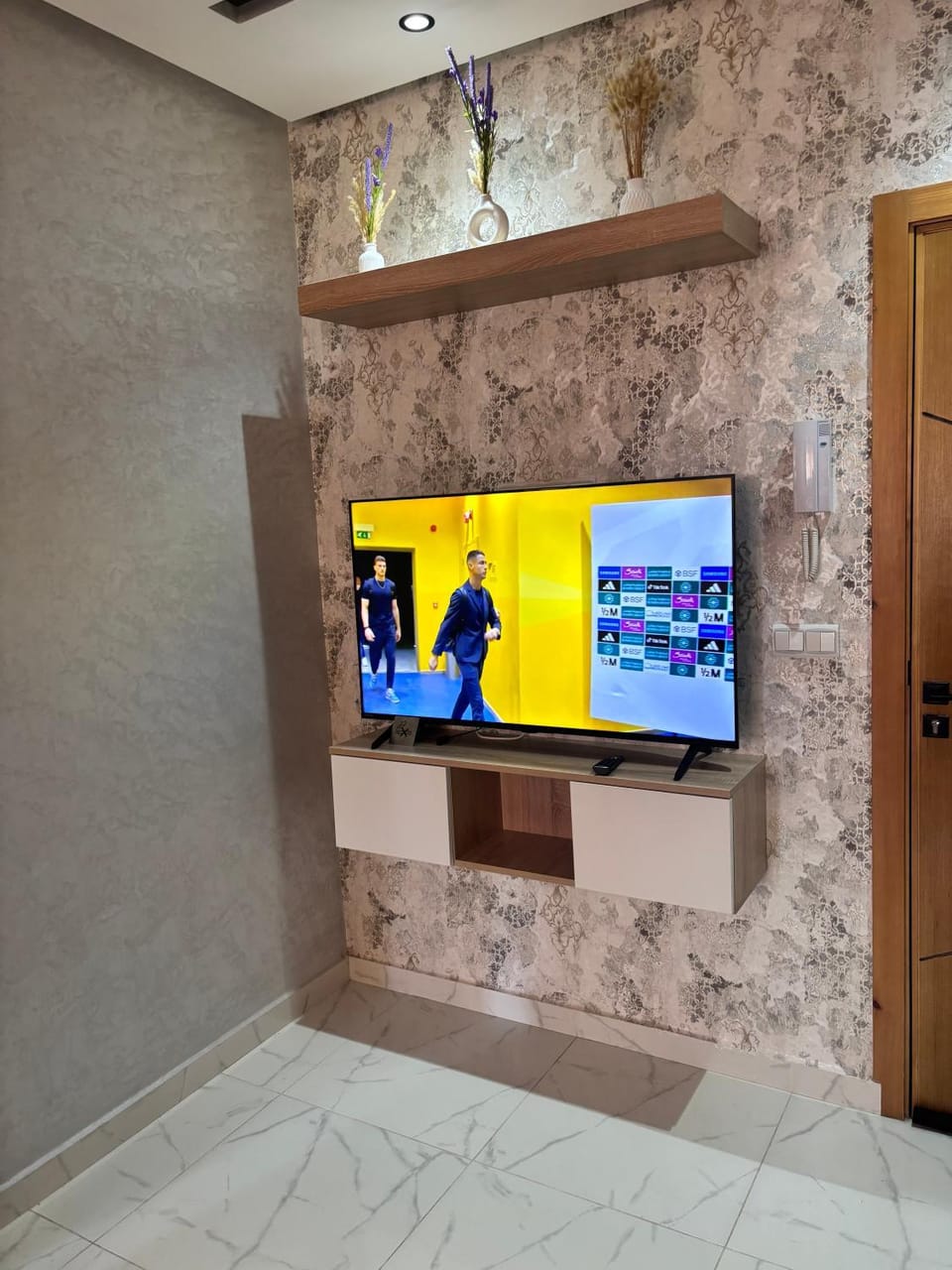 TV and multimedia, Evening entertainment