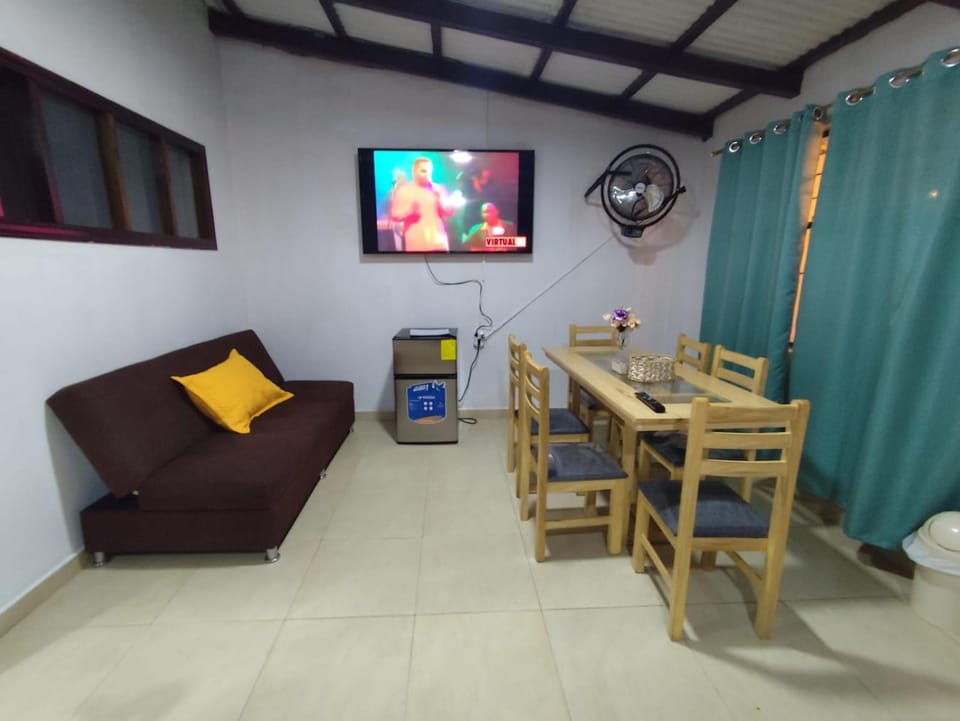 Communal lounge/ TV room, Living room, Dining area