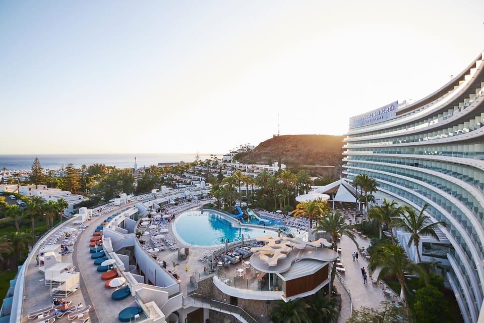 Bird's eye view, Pool view