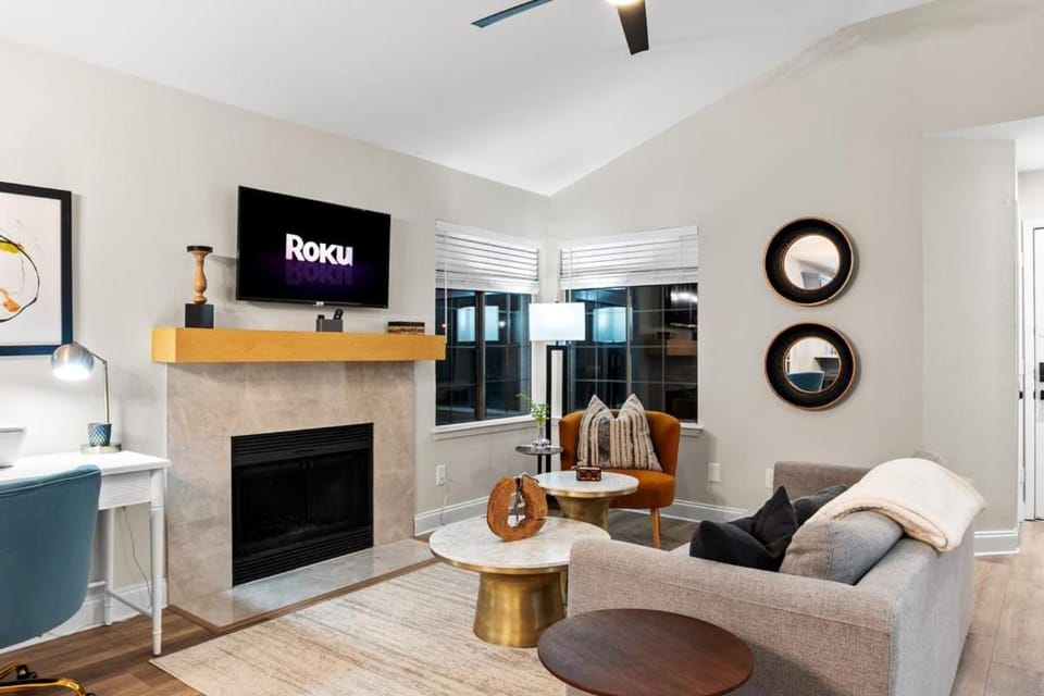 Gig Speed Internet, Private Hot Tub, near DFW and major highways House in Lewisville