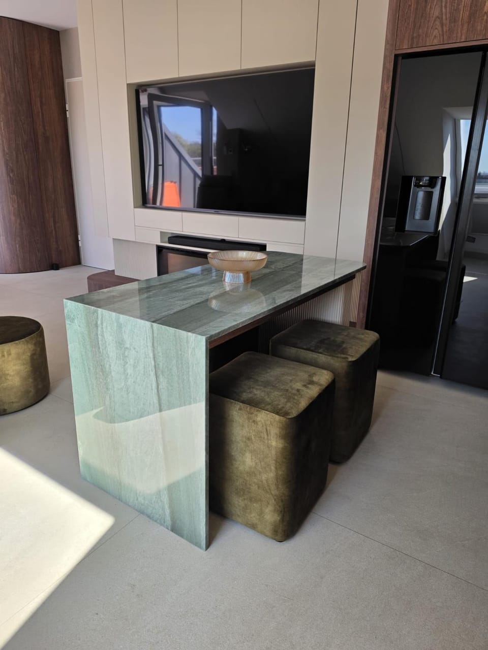 TV and multimedia, Kitchen or kitchenette
