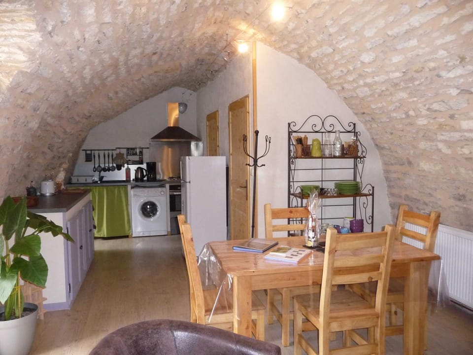 La porte 2/4 personnes, à mas de val House in Occitanie