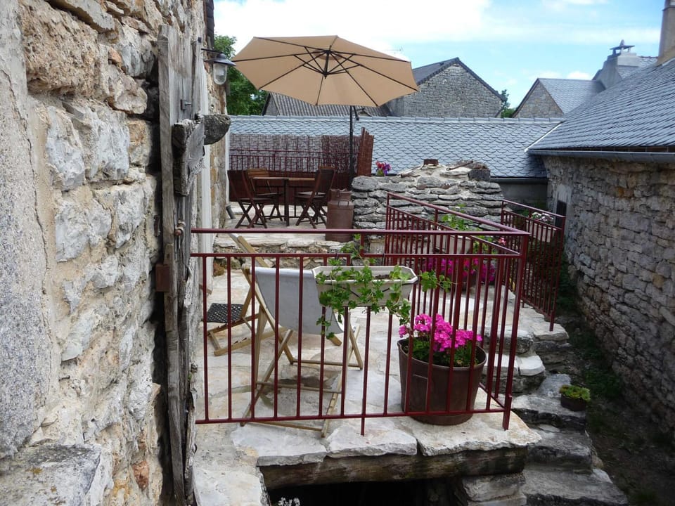 La porte 2/4 personnes, à mas de val House in Occitanie