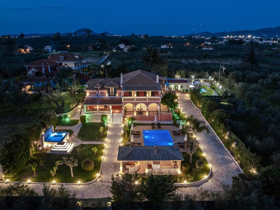 Property building, Bird's eye view, Garden